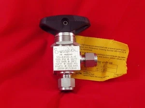 Swagelok Whitey SS 3/8" 1-Piece 40 Series Angle Pattern Ball Valve, SS-44S6-A-K - Picture 1 of 1