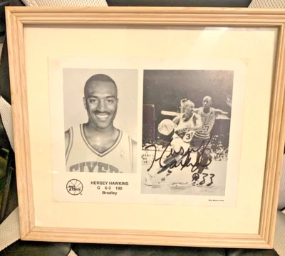 Foto autógrafa Hersey Hawkins/Michael Jordan 15x14 enmarcada y mate 76ers 1988 Foto 1 de 2