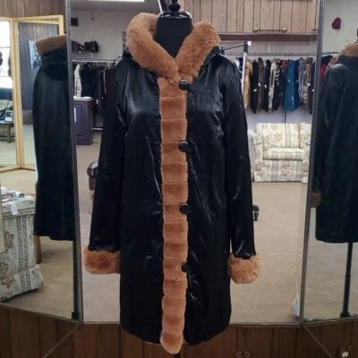 Parka castor marrom reversível tosquiada falsa - Imagem 1 de 4