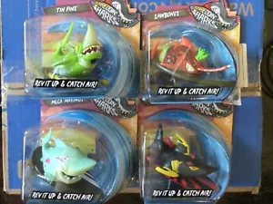 SET DI QUATTRO SHREDDIN’ SHARKS acrobazie da collezione di MGA Entertainment 2019 - Foto 1 di 1