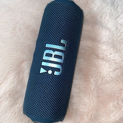 JBL Flip 7 - Altavoz portátil impermeable y a prueba de caídas sonido profesional audaz Foto 1 de 4