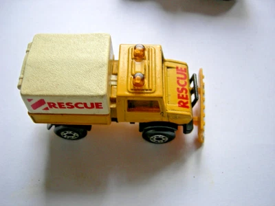 MATCHBOX  MERCEDES-BENZ UNIMOG RESCUE SNOW PLOUGH SUPERFAST LESNEY ENGLAND 1983 - Bild 1 von 4