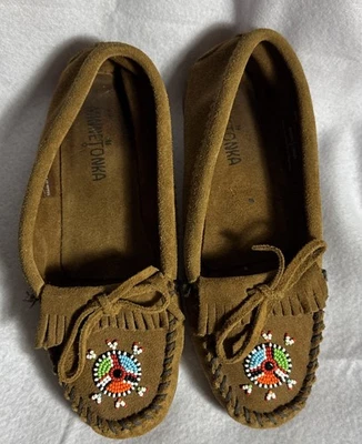 Mocasines Minnetonka Me To We para mujer talla 7 gamuza suela de goma cuentas 4031 marrón Foto 1 de 4
