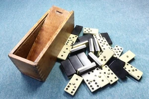 Dominó completo baquelita. Años 50 Complete bakelite domino set. 1950s - Imagen 1 de 7