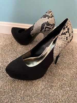 KK Kim Kardashian Kollection Pump Stiletto Snake And Black Suede Size 8 - Image 1 of 4