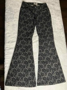 Pantaloni Urban Outfitters BDG taglia 25 pantaloni in velluto a coste con stampa pizzo svasato estremo - Foto 1 di 6
