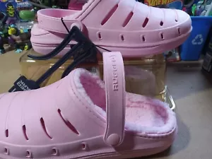 NWT Womens Fau Fur Lined Rugged Shark Clogs Size 11 Pink - Picture 1 of 9