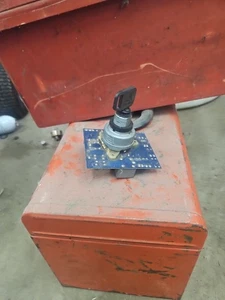 Modulo interruttore accensione John Deere LX172 LX173 LX176 LX178 LX186 LX188 AM122826 - Foto 1 di 5