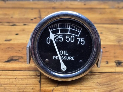 Vintage NOS Stewart Warner Oil Pressure Gauge NEW - Image 1 of 4