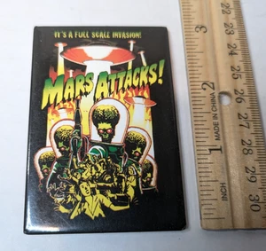 Mars Attacks! Tim Burton Ata Boy 1996 imán de nevera EE. UU. 90 - Imagen 1 de 6