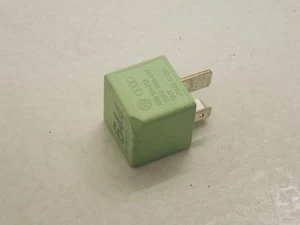 VW Scirocco 137 1K8 Terminal 15 Relay 644 4H0951253 - Picture 1 of 6