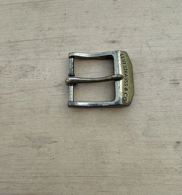 Vintage Levis Branded Mens Brass Metal Belt Buckle Only Pre-owned - Image 1 of 3