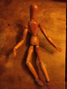 wood mannequin - Picture 1 of 3
