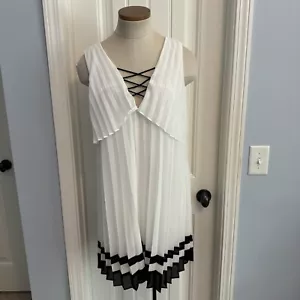 New DO+BE Women’s Large White w/ Black Trim Pleated Mini DRESS Party Cocktail - Picture 1 of 6