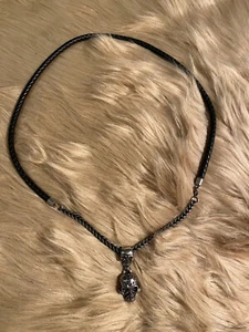 Charm-Kette double Skull Halskette mit 8mm Lederband Königskette Karabiner - Bild 1 von 3