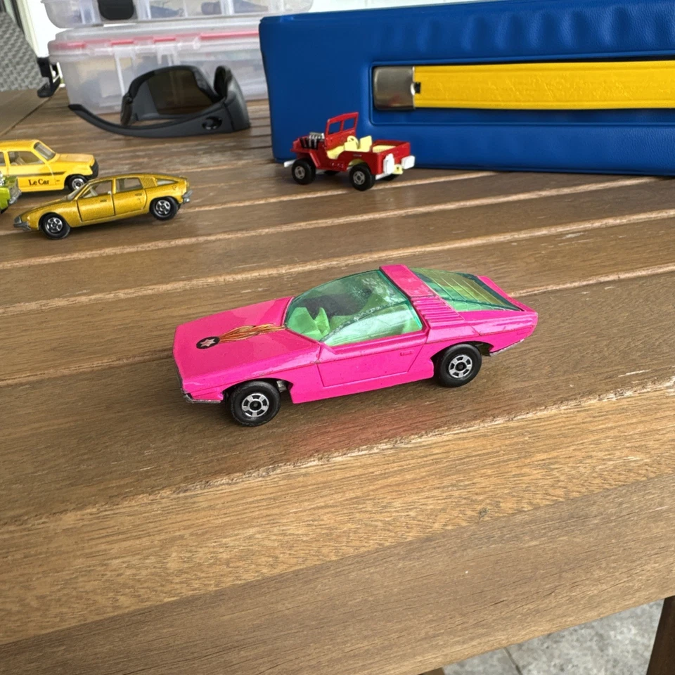 Matchbox Superfast Vauxhall Guildsman - Rosa - De colección 1971 Lesney No.40 Foto 1 de 4