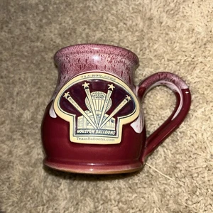 Taza de café Deneen Pottery 'Houston Ballons' Texas esmalte rojo arcilla lanzada a mano - Imagen 1 de 4