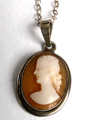 Vintage Sterling Silver Hand Carved Shell Cameo Pendant Necklace 18" Chain .925 - Image 1 of 4