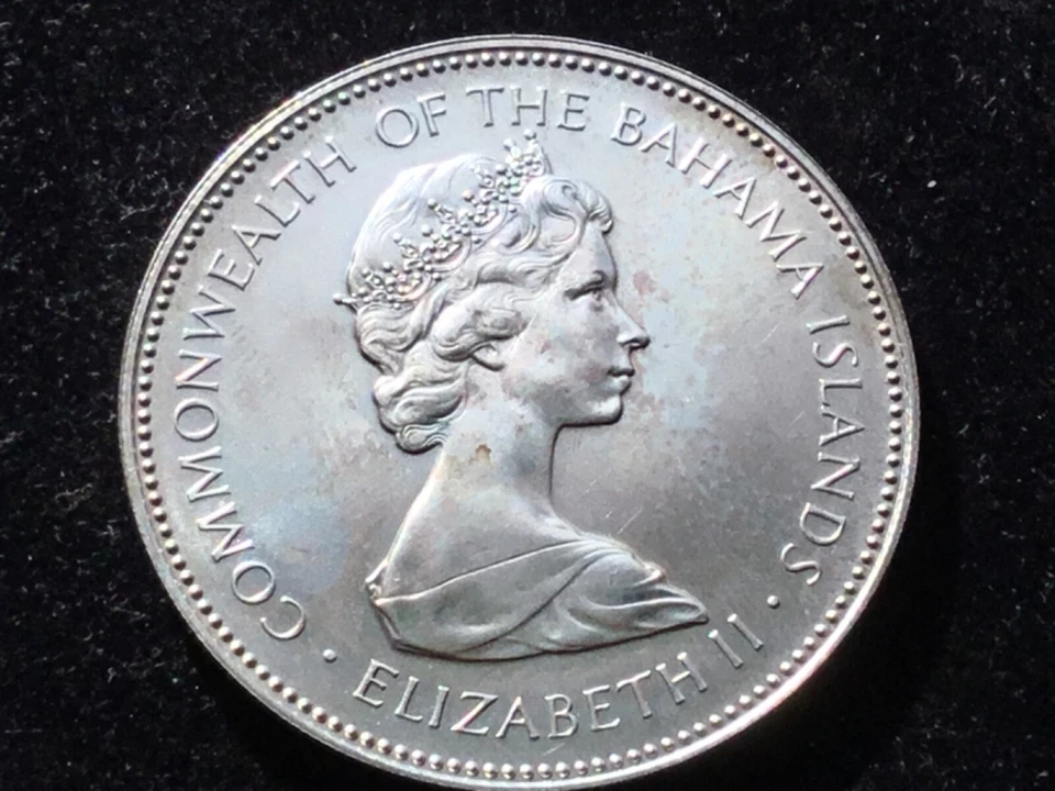 1971 The BAHAMAS SILVER $2  Large Coin Elizabeth II FLAMINGO Bird GOLD TONED - Image 1 of 2