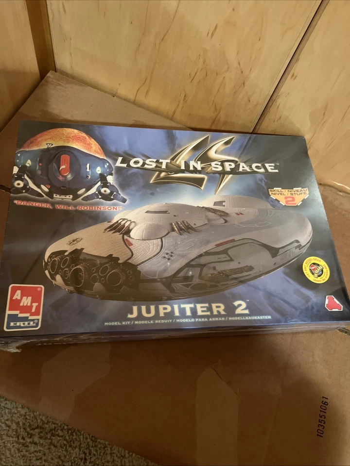 Lost In Space Jupiter 2,Plastic Model Kit,Nos,Factory Sealed 1998 AMT ERTL - Image 1 of 3