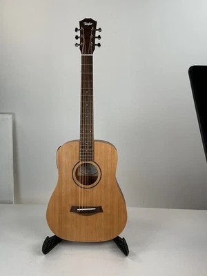 Guitarra Eléctrica Acústica Taylor Baby Taylor BT1e Nogal con Bolsa - Natural Foto 1 de 4