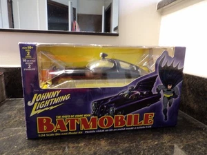 THE 1960's DC COMIC BOOK BATMOBILE 2002 JOHNNY LIGHTNING 1:24 DIE-CAST - Picture 1 of 5