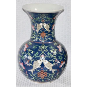 Jarrón trompeta japonés de cerámica esmaltada pintado a mano melocotones y peces - Imagen 1 de 7