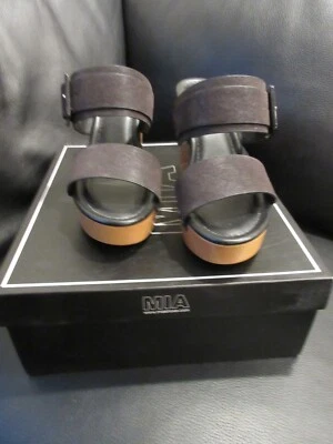 Sandalias de verano Mia Wedge negras con hebilla sin cordones talla 7 Mujer Usado 1X COMO NUEVO Foto 1 de 4