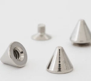 Bolsa de 20 Cone Spike 7mm de alto Plata con rosca, tachuelas de cuero - Imagen 1 de 4