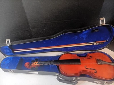 Anton Breton Violin student 4/4 with case - Image 1 of 4