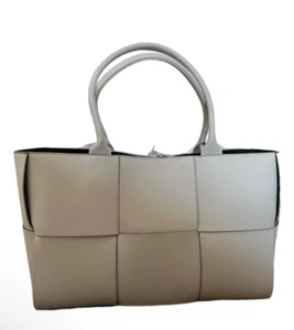 Bottega Arco Tote (Medium) - Picture 1 of 10