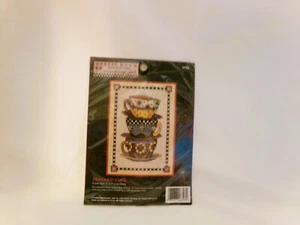 Counted Cross Stitch Kit - Stacked Cups 14ct Fiddler's Cloth Aida 5"x7" - Picture 1 of 3