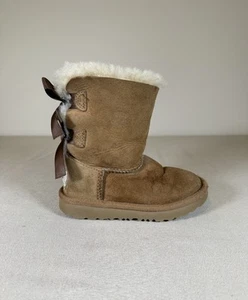 UGG Boots Bailey Bow II Chestnut Girl Size 9 Sherpa lined 1017394T Toddler - Picture 1 of 13