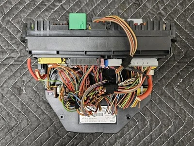 2008-14 Mercedes-Benz C300 C350 W204 Genuine SAM Fuse Box Control Module - Image 1 of 4