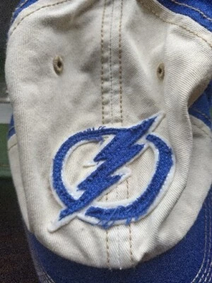 Gorra de Hockey Lightning Tampa De Colección Rara 47 Marca Oficial NHL Foto 1 de 4