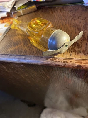 老式黄色陆军轰炸机玻璃糖果容器 4 1/2 英寸带金属螺旋桨 — 第 1/4 张图片