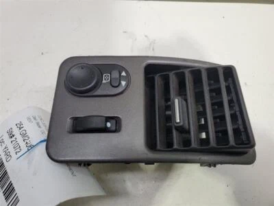 2006-2007, Pontiac Torrent, moldura de ventilação de ar do painel, número da peça: 15264994 - Imagem 1 de 4