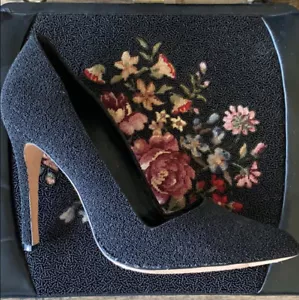 Alice + Olivia Dina Black Caviar Beaded Pointy Toe Heels Pumps - Picture 1 of 8