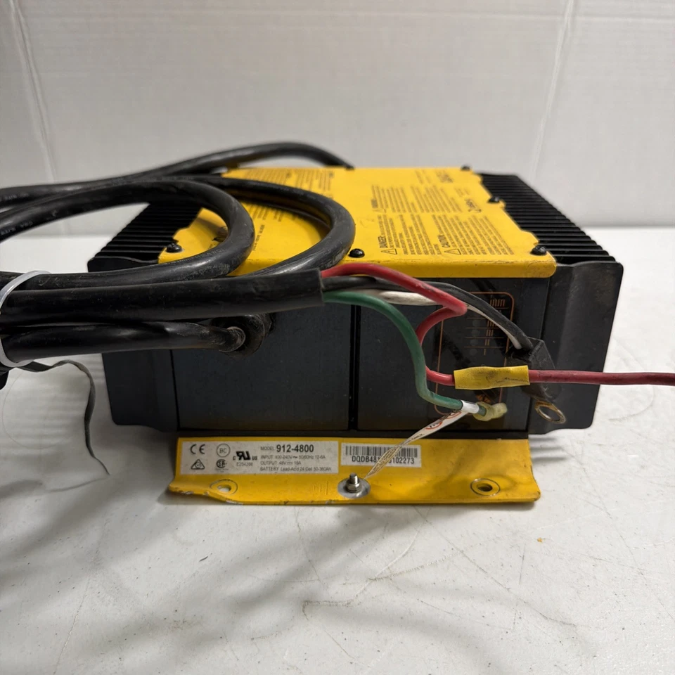 Cargador de batería de carro de golf Delta-Q QuiQ 912-4800 48V fabricante de equipos originales 18A Foto 1 de 4