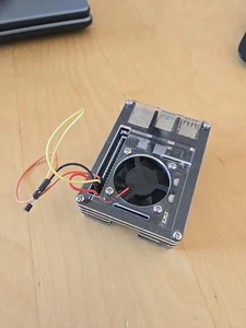 Raspberry Pi 4B 4GB + Gehäuse + Netzteil - Bild 1 von 2