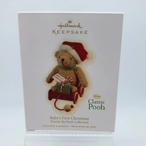 Baby’s First Christmas Hallmark Classic Winnie Pooh Ornament 2009 Plüschbär - Bild 1 von 9