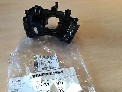 BNIB GENUINE VAUXHALL AMPERA CHEVROLET VOLT STEERING COLUMN BRACKET 20942398 - Image 1 of 4