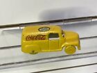 Jouet vintage jaune Coca-Cola camion métal fonte 4 1/8" de long livraison de coke 