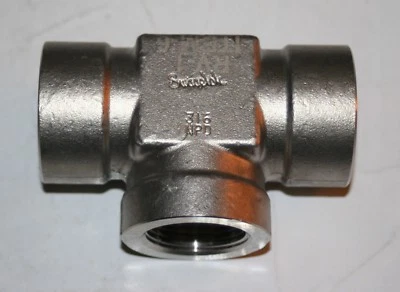 1" NPT 316ss Tee Fitting (With 1/8" FNPT Bottom Access Hole) Swagelok  - Image 1 of 4