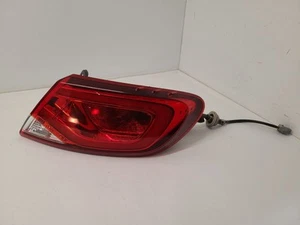 15-16 CHRYSLER 200 LH Driver Tail Light Sedan Quarter Panel Mounted - Picture 1 of 12