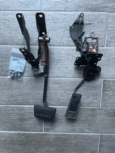 1978-1988 Monte Carlo G Body Malibu Cutlass El Camino Brake & Gas Pedal Assembly - Picture 1 of 4