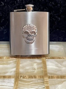 6 oz Stainless Steel Skull With Rhinestones Flask - Picture 1 of 3