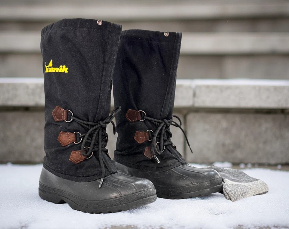 Kamik 黑色冬季雪地靴男式 9 防水隔热户外 + Dickies 袜子 — 第 1/4 张图片