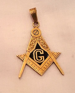 Vntg. 10K Gold (3.7Gms) Masonic Square Compass Freemason w/Black Enamel Pendant - Picture 1 of 3