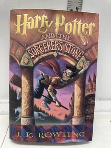 Harry Potter and the Sorcerer's Stone Hardcover First American Edition 1998#F8 - Picture 1 of 5